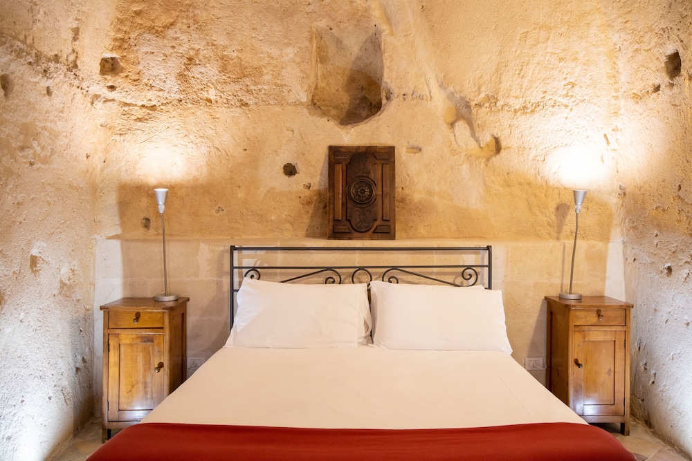 Superior Studio Suite - Photo 7
