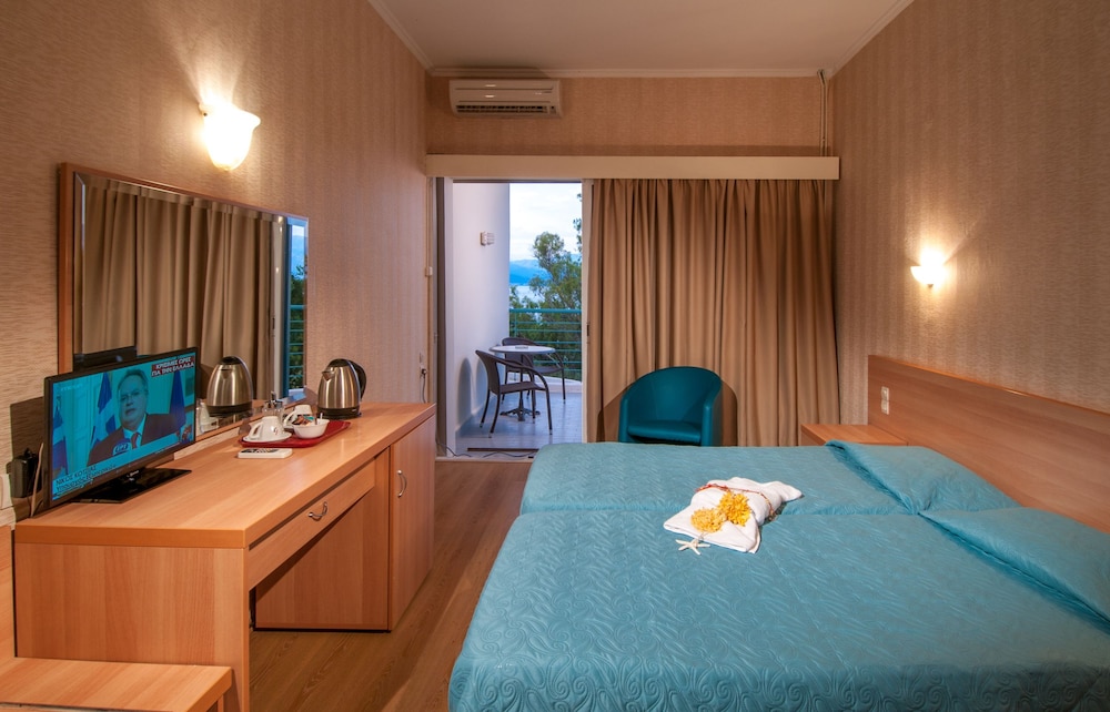 Triple Room, Partial Sea View