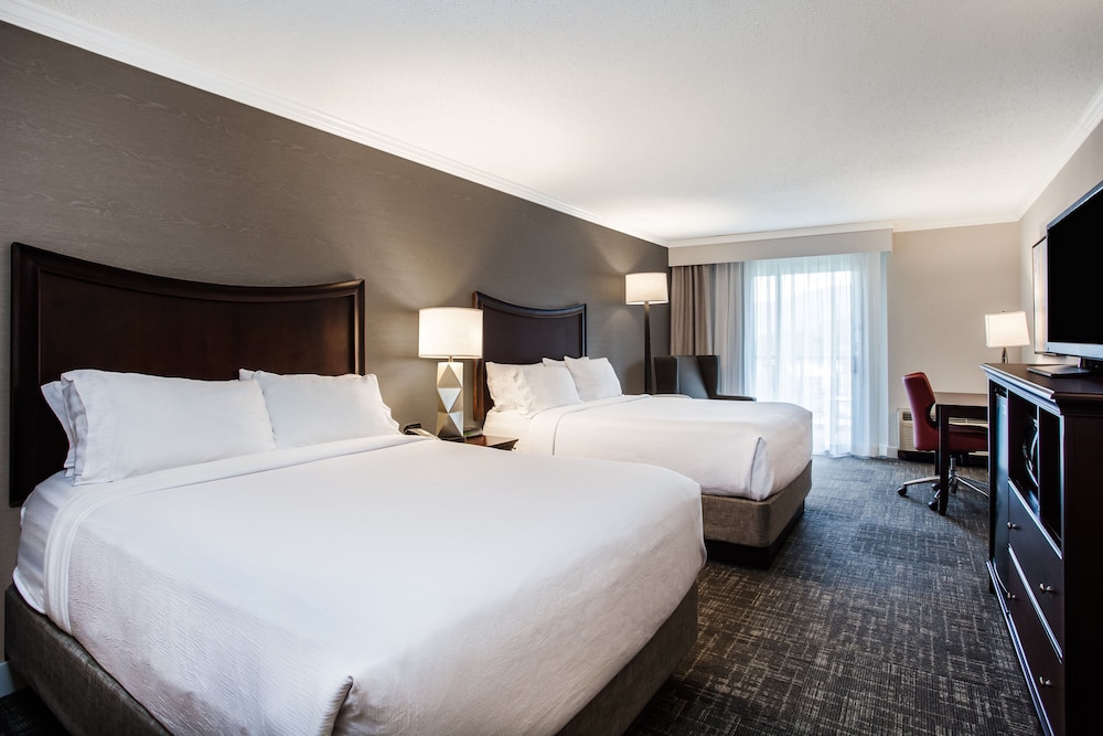 Premium Room, 2 Queen Beds, Pool View - Photo 2