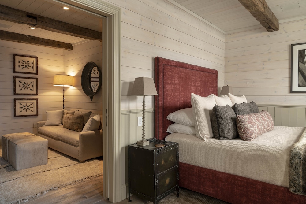 Room (Marcelina)