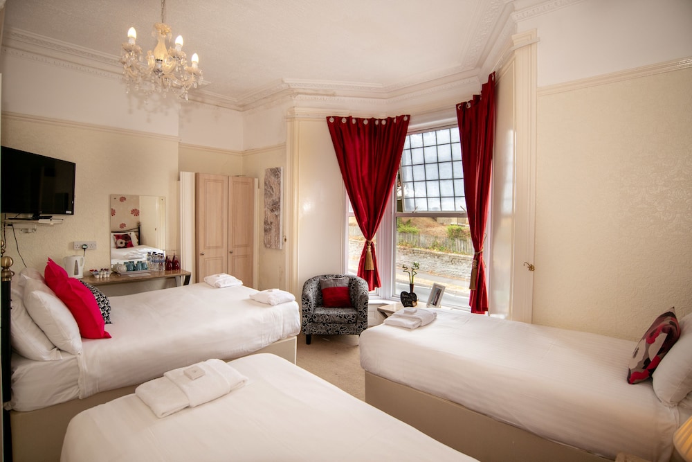 Quadruple Room, Ensuite photo 3