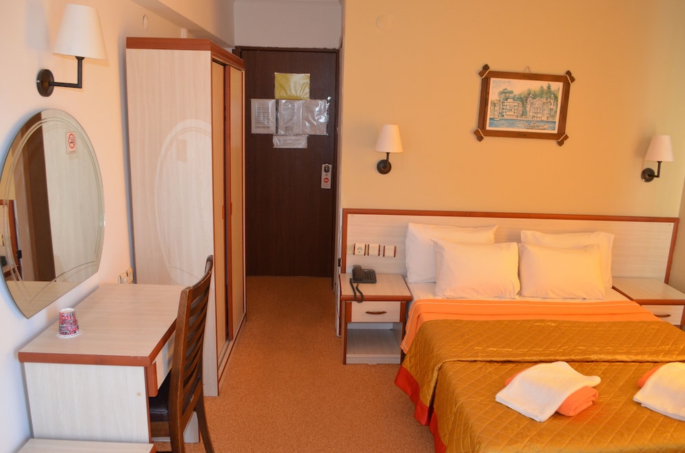 Economy Double Room photo 3