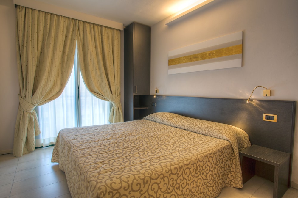 Deluxe Triple Room photo 1