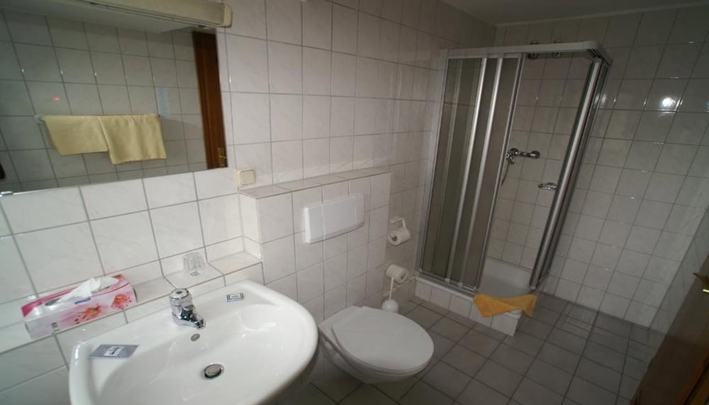 Double Room - Photo 8