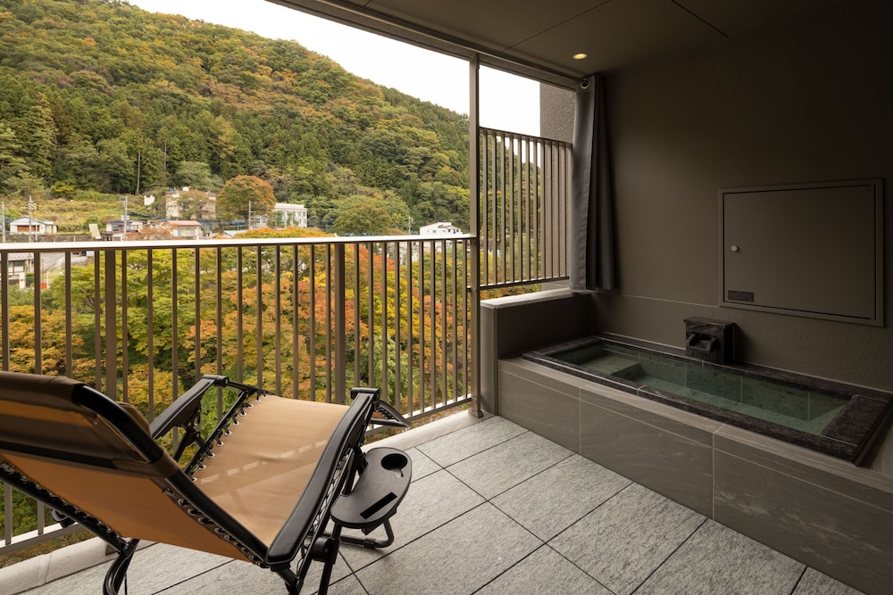 Triple Room, 3 Bedrooms, Non Smoking, River View photo 2