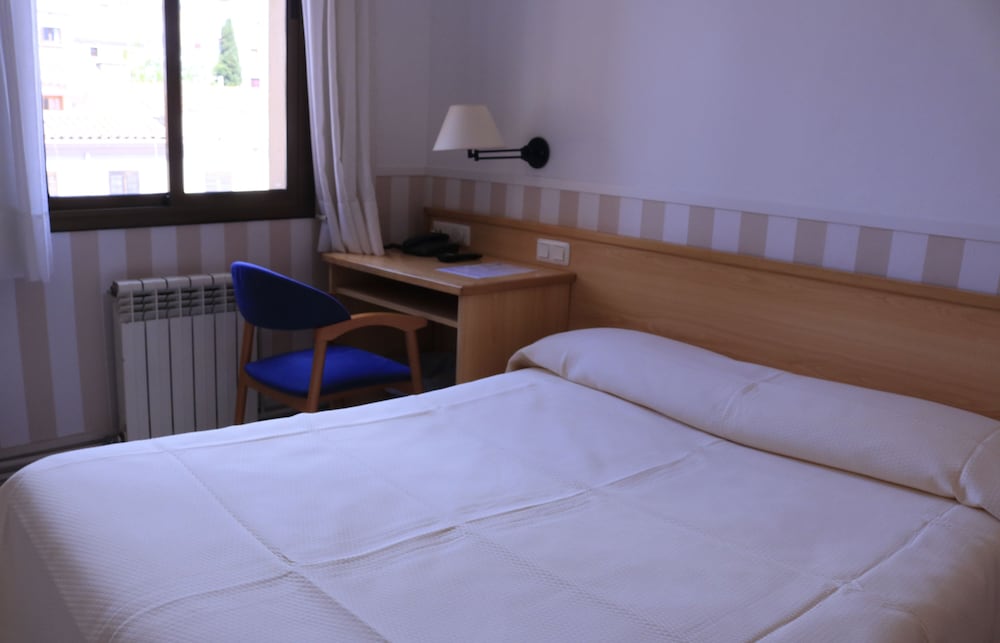 Room (Matrimonial)