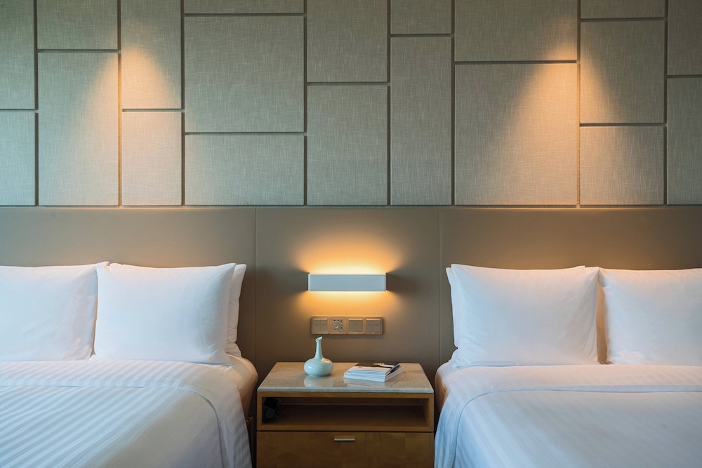 Club Room, 2 Double Beds, City View - Photo 5