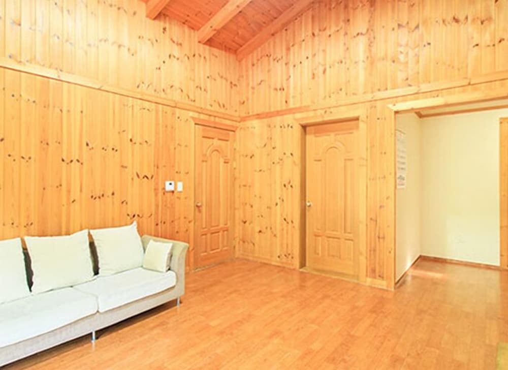 Room (Dea Na Moo 2) photo 1