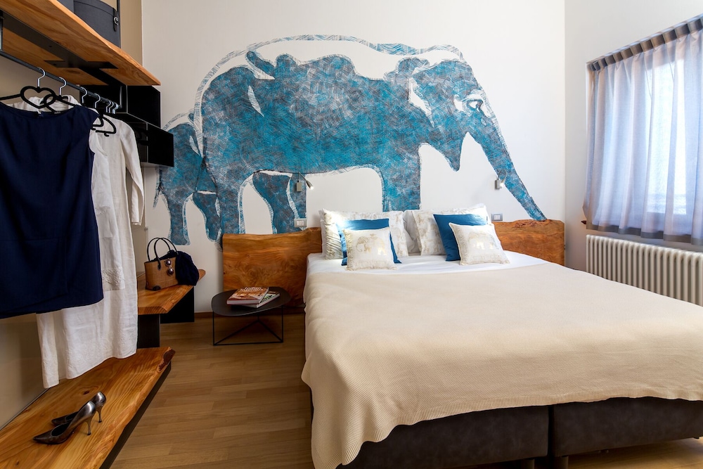 Suite (Passaggio in India) photo 3