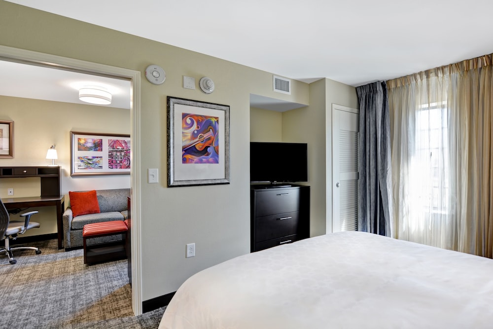 Suite, 1 Queen Bed, Accessible Bathtub, Kitchen (Communications, Accessible Tub) photo 3
