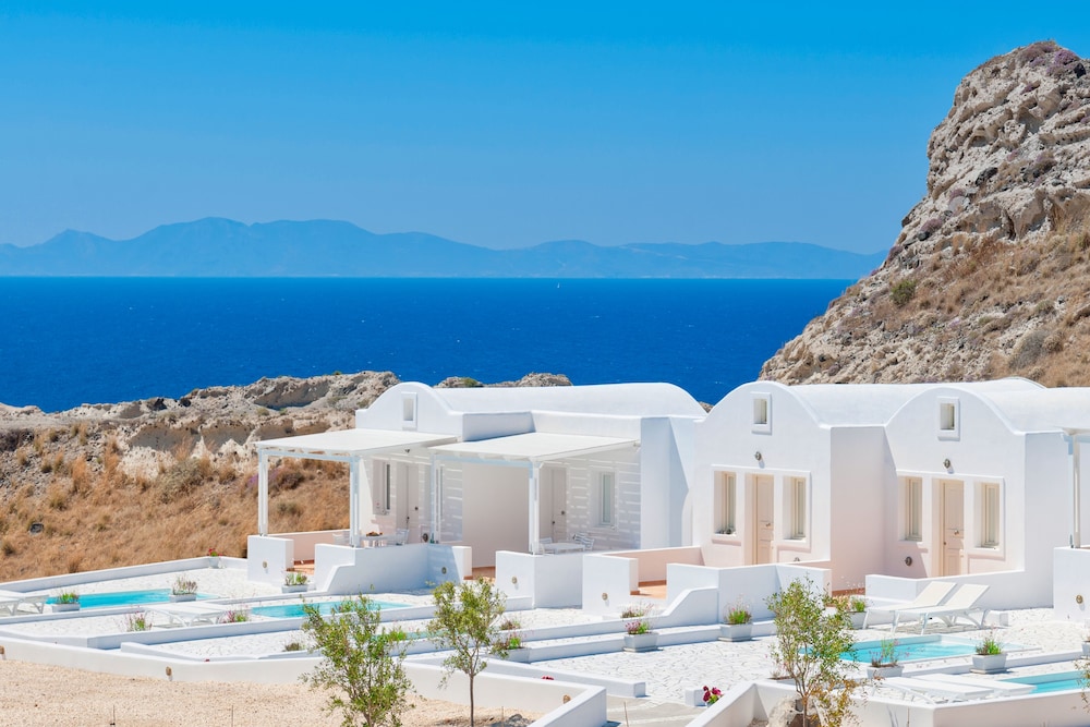 Entire Residence with Outdoor Private Heated Pools & Hot Tub