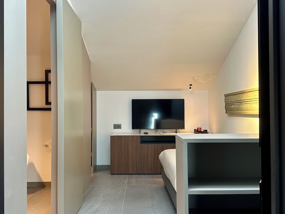 Deluxe Single Room