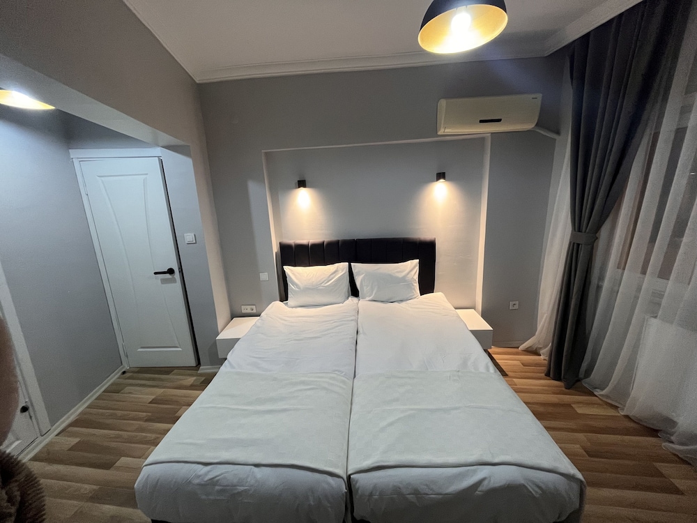 Double or Twin Room Asparagus 306 photo 2