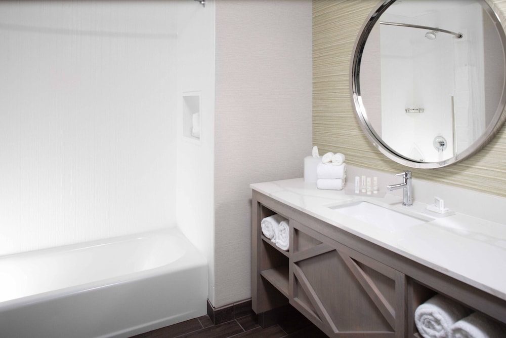 Junior Suite, 1 Bedroom, Oceanfront - Photo 2
