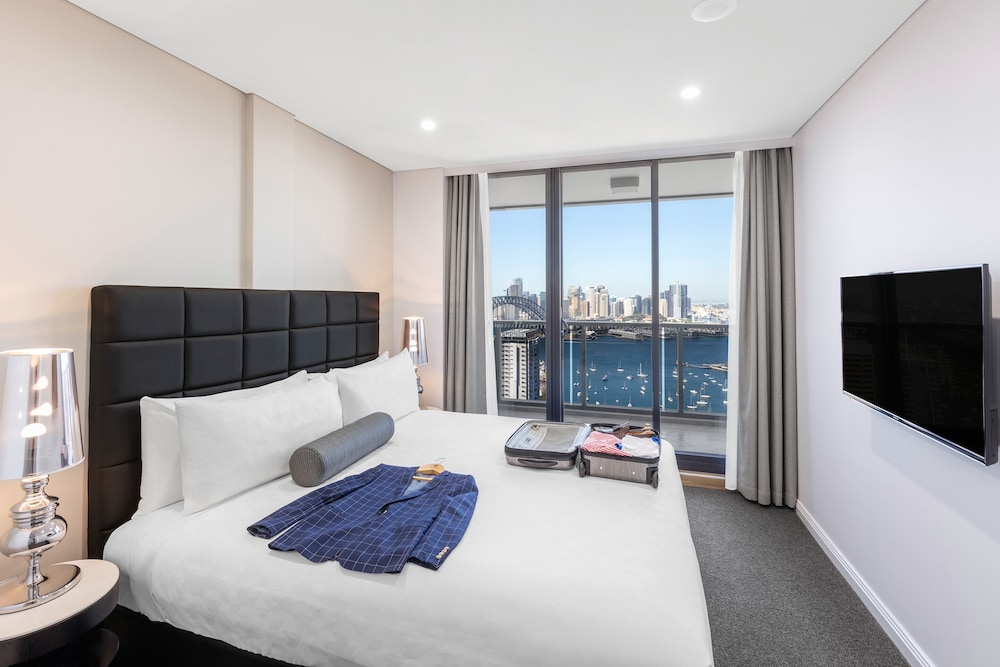 2 Bedroom Balcony Harbour View Suite photo 3