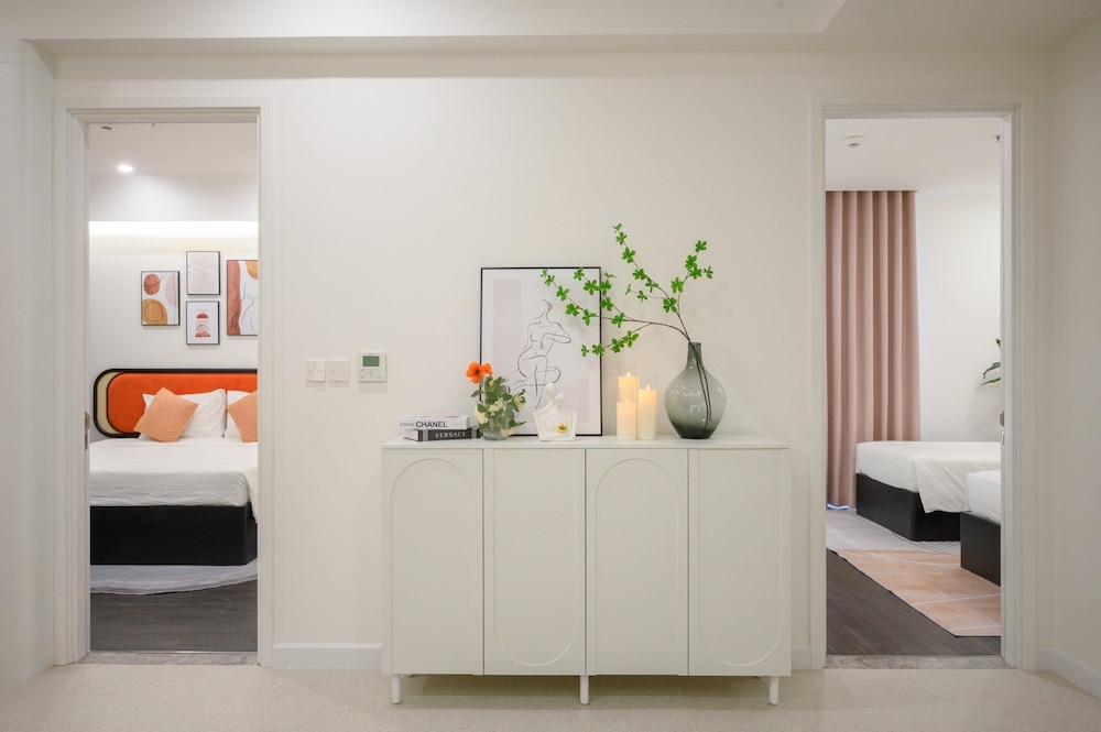 Two-Bedroom Apartment with Balcony - Photo 20