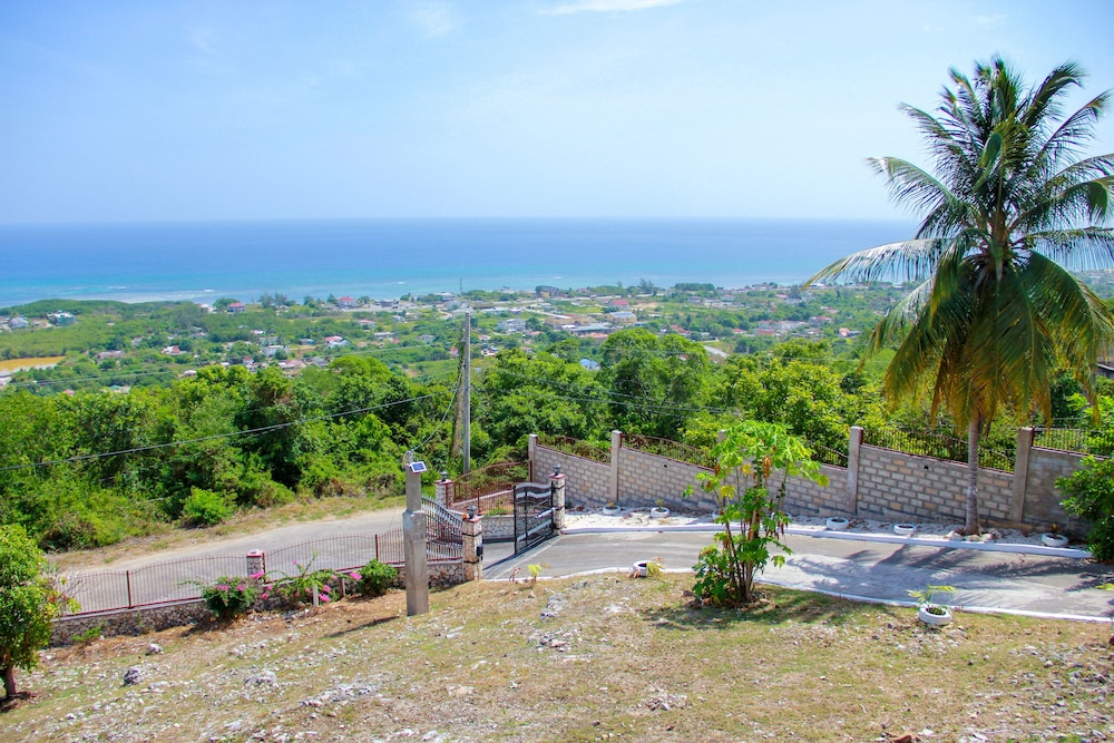 Panoramic Villa, 3 Bedrooms, Sea View, Mountainside