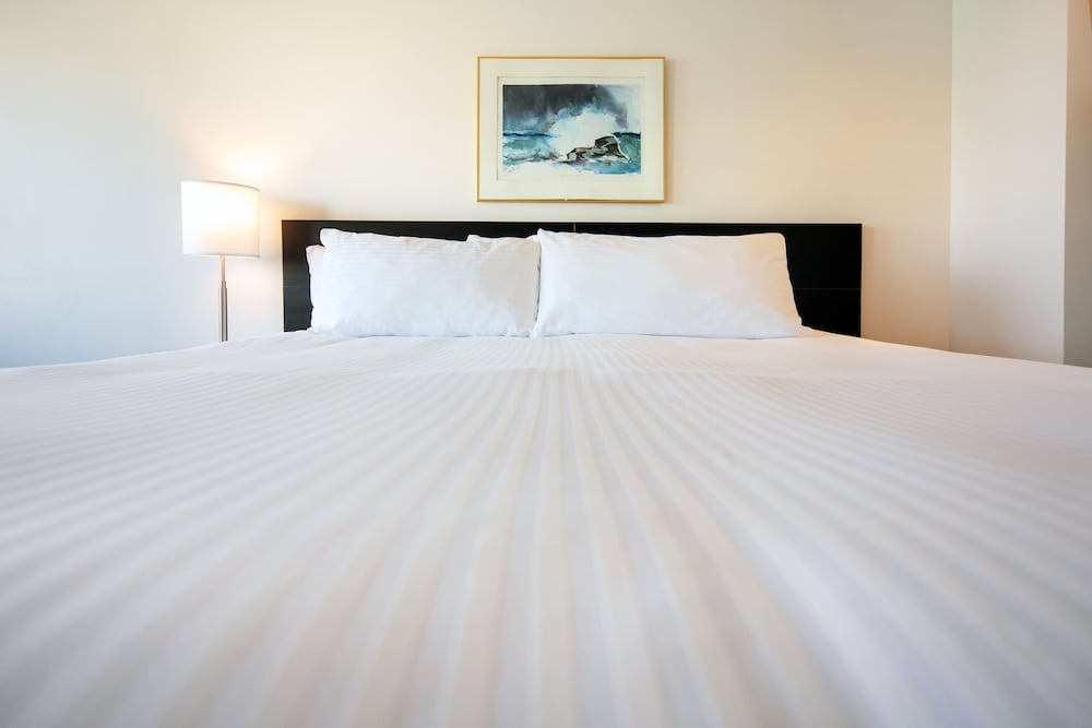 Classic Room, 1 King Bed, View (Percé Rock) photo 2
