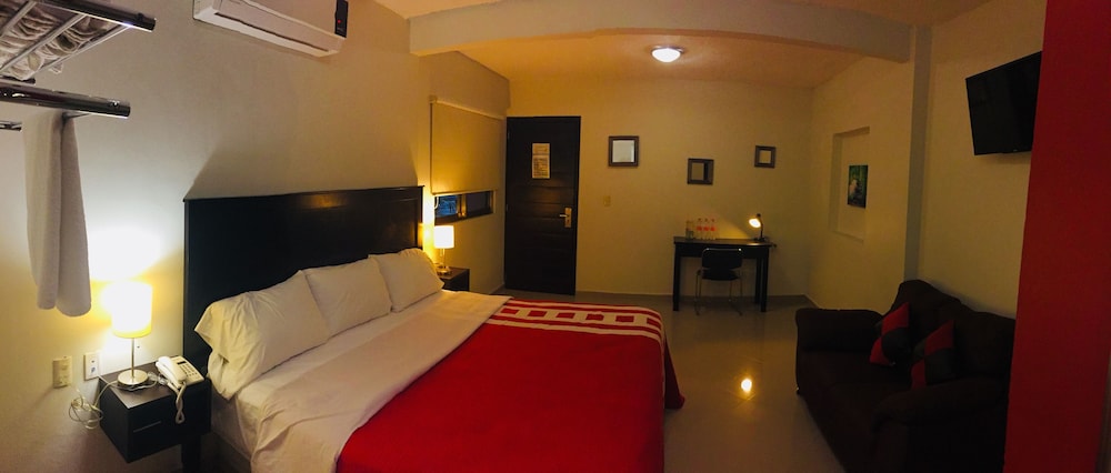 Room, 1 King Bed photo 1