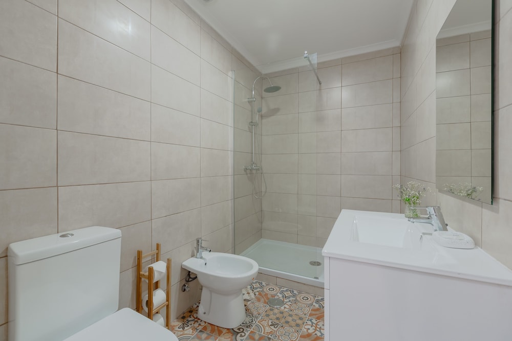 Apartment, 3 Bedrooms - Photo 42