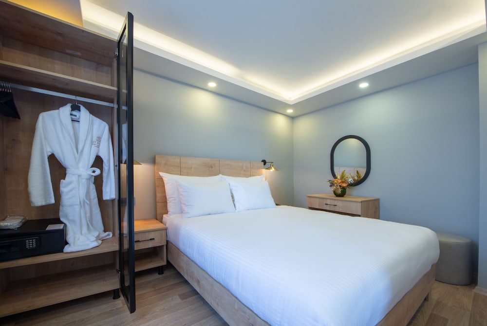 Suite with City View photo 3