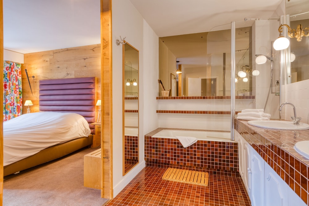 Double Room thumbnail 5
