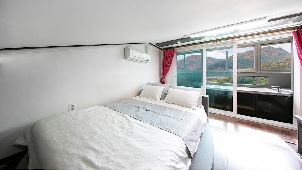 Basic Room, 1 Bedroom (diamond) - Photo 10