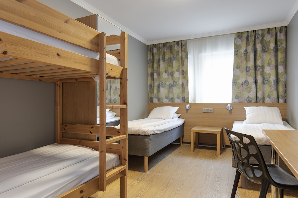 Quadruple Room, Shared Bathroom (Bed linen included)