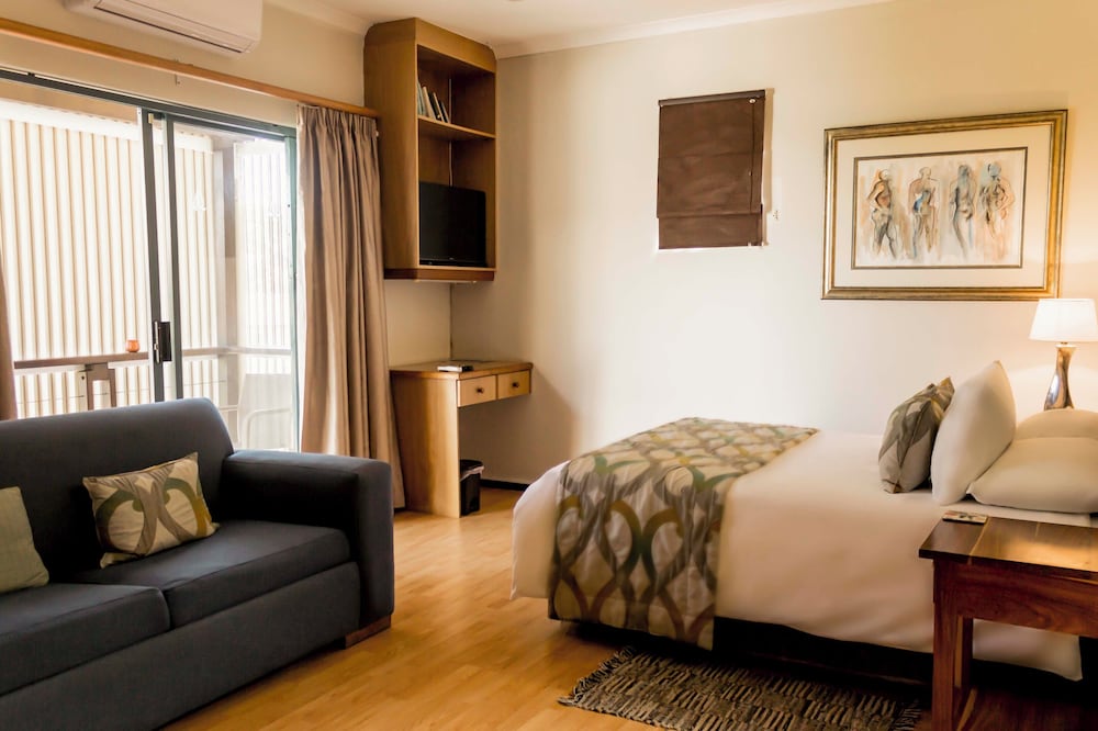 Mani Suite photo 1