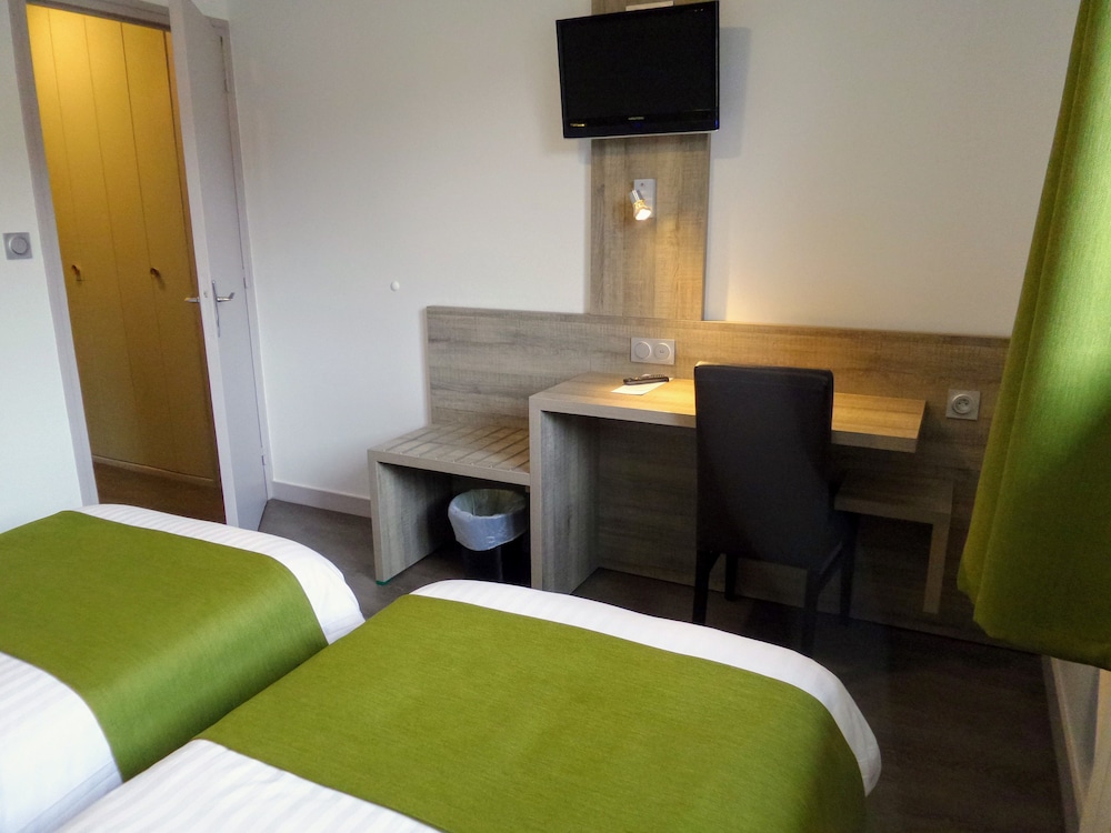 Standard Twin Room photo 2