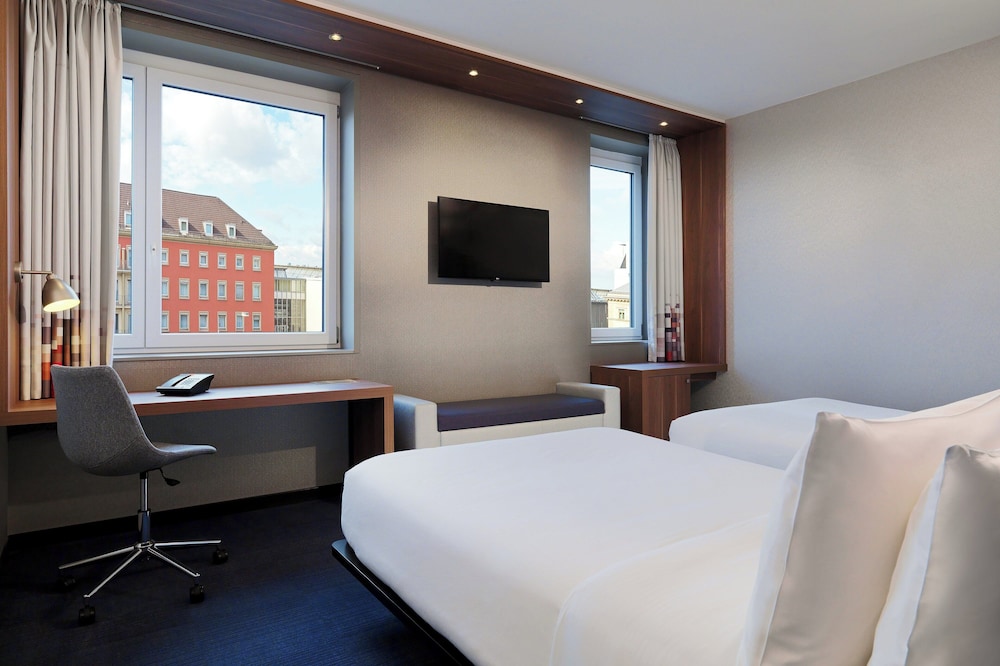 Breezy, Room, 2 Double Beds