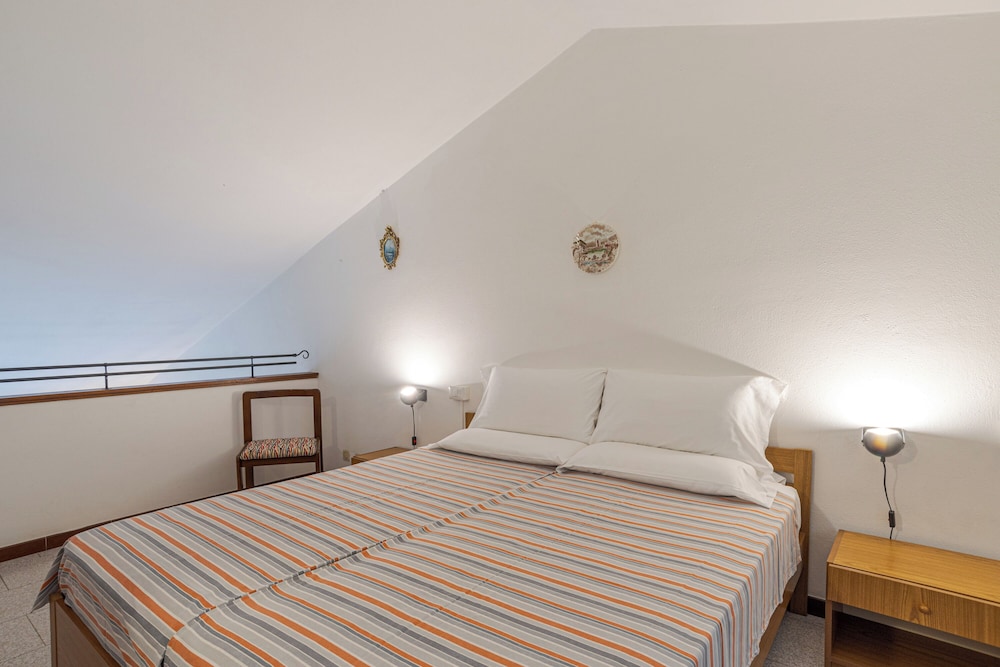Honeymoon Apartment, Multiple Bedrooms, Mountainside (CO.RI. Appartamenti 1)