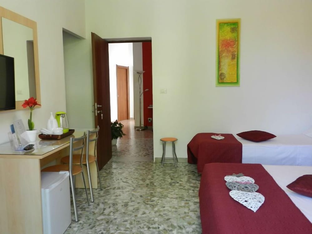 Quadruple Room - Photo 1