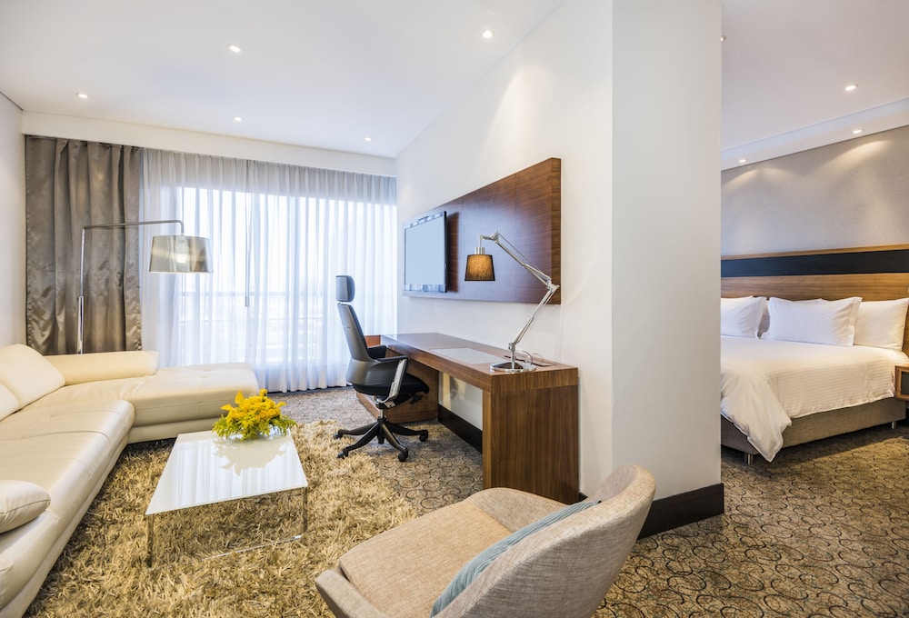 Suite, 1 King Bed, Executive Level - Photo 9