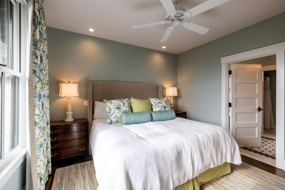 Honeymoon Room photo 2