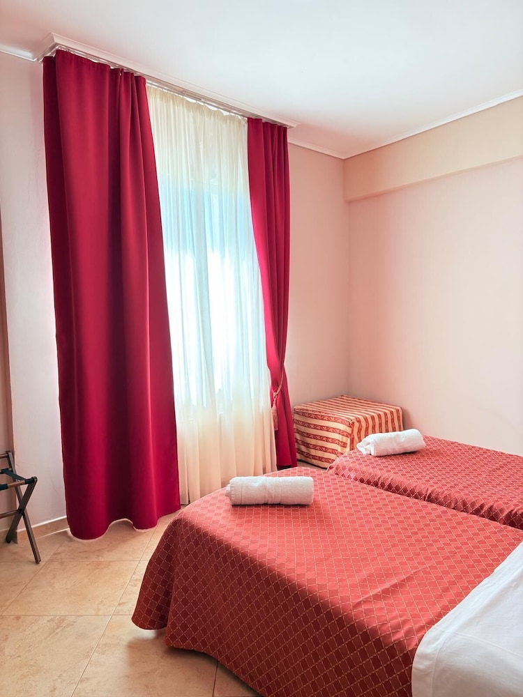 Economy Double Room photo 3