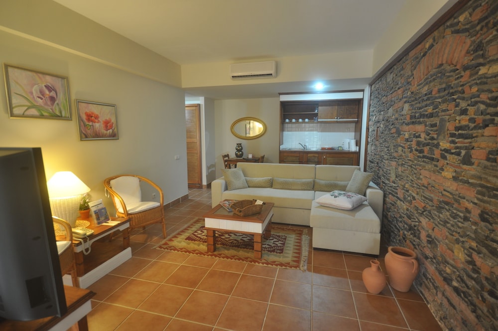 Suite, Garden View - Photo 6