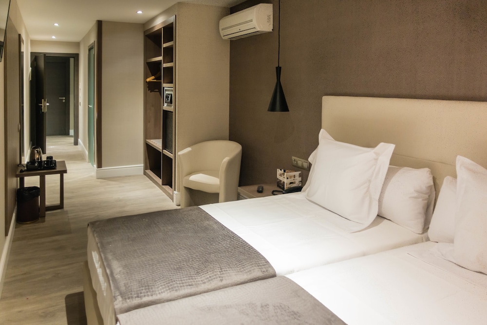 Superior Double Room Single Use (Interior)