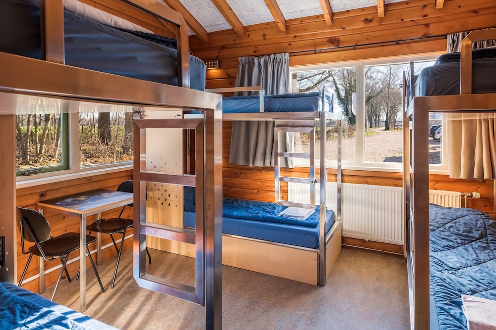 Standard Room, Private Bathroom (Bunk beds, 6 persons) photo 1