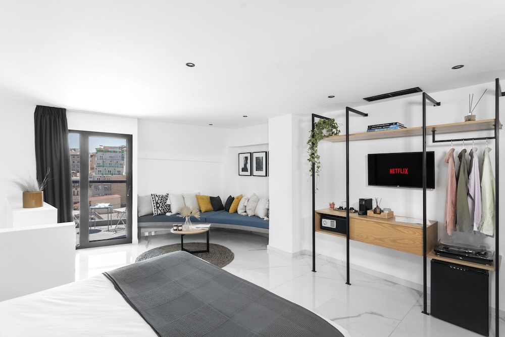 Honeymoon Studio Suite, Terrace photo 1
