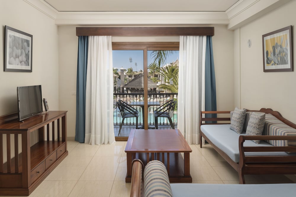 Suite, Vista a la piscina (1+2)