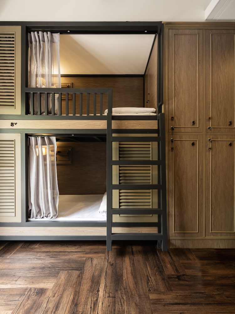 10-Bed Mixed Dormitory photo 3