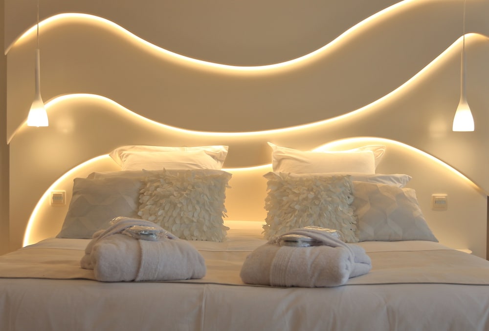 Superior Suite, 1 Bedroom, Private Bathroom