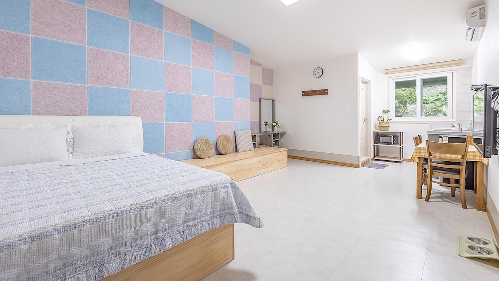 Basic Room, 1 Bedroom (105( Dog O )) - Photo 1