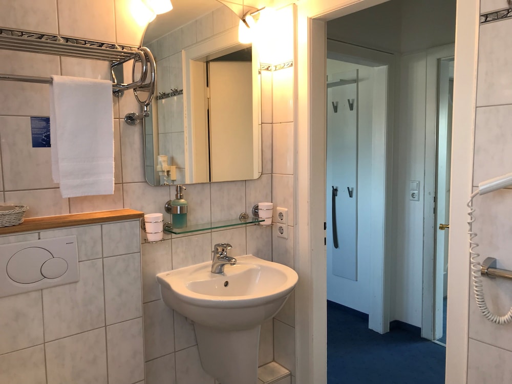 Classic Double Room - Photo 5