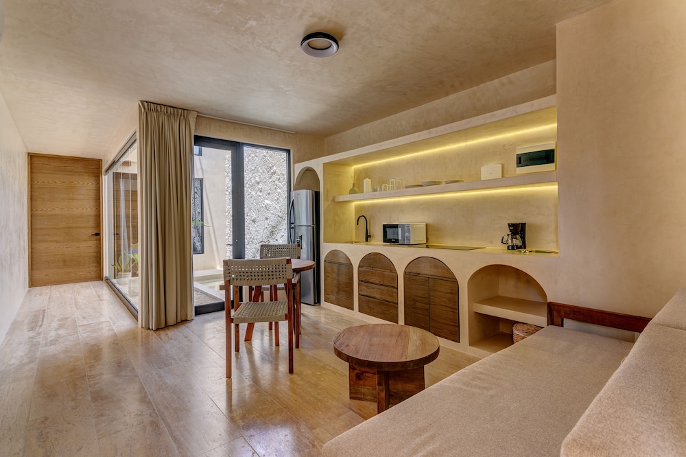 Junior Suite Pool