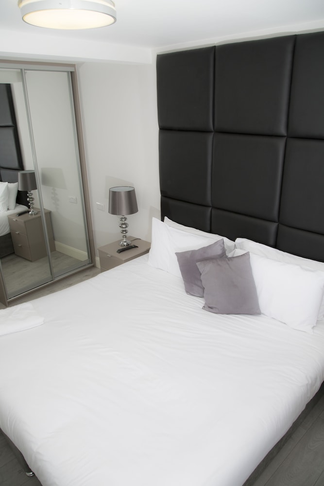 Deluxe Townhome, 2 Bedrooms