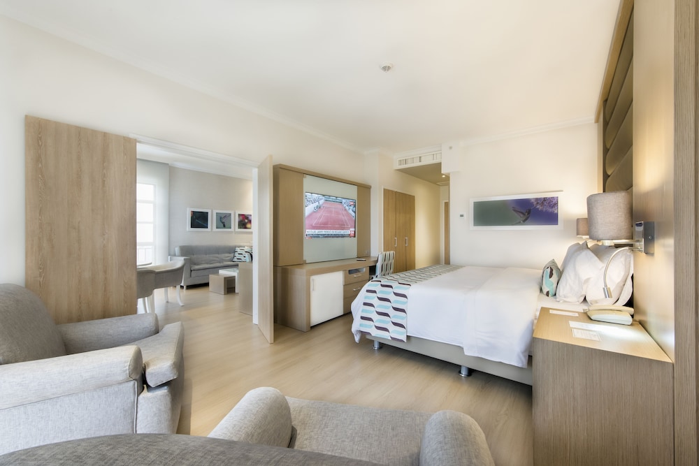 Luxury Suite, 1 King Bed with Sofa bed