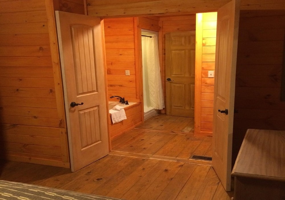 3 Bedroom Cabin photo 3