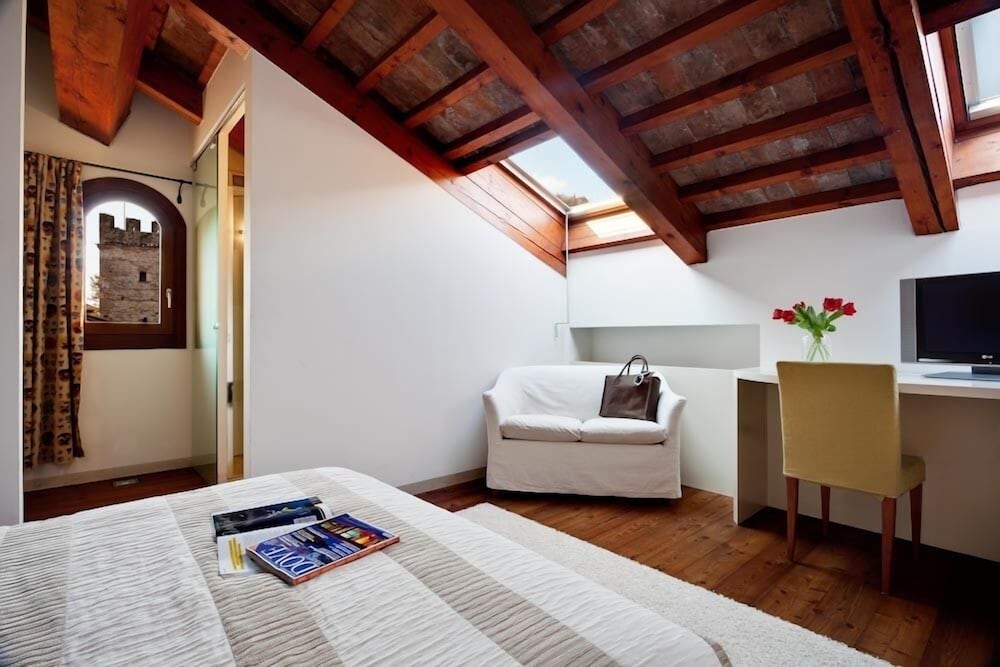 Double Room Single Use (Attic) photo 2